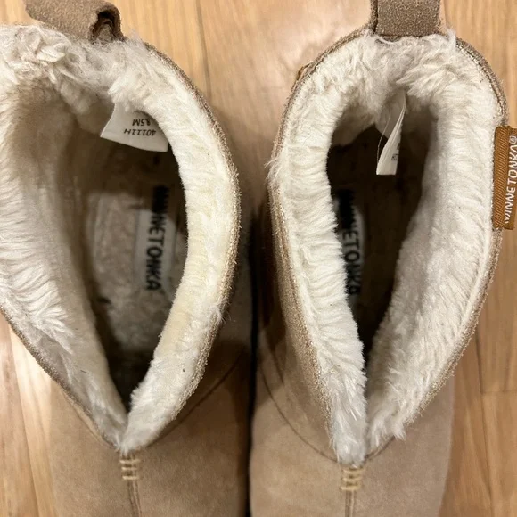 Women’s Minnetonka Tucson Slipper boot- Size 8.5 - Picture 9 of 9